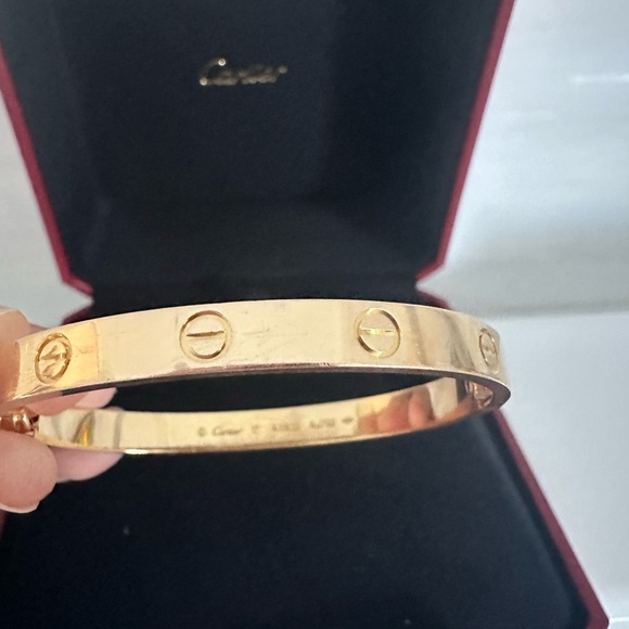 Cartier rose gold LOVE bracelet size 17 - Picture 6 of 6